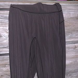 size 6 lululemon joggers
